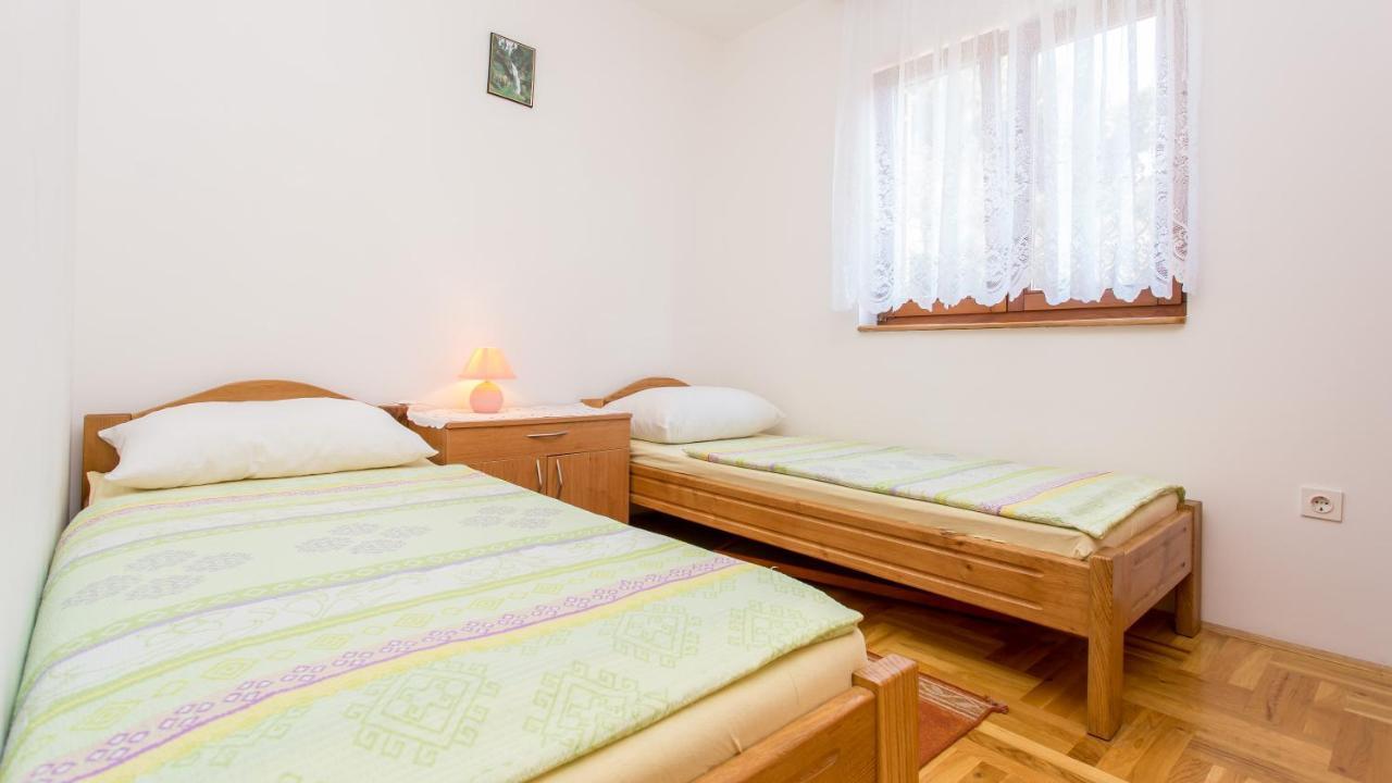 Apartment Branko Šilo Exteriör bild