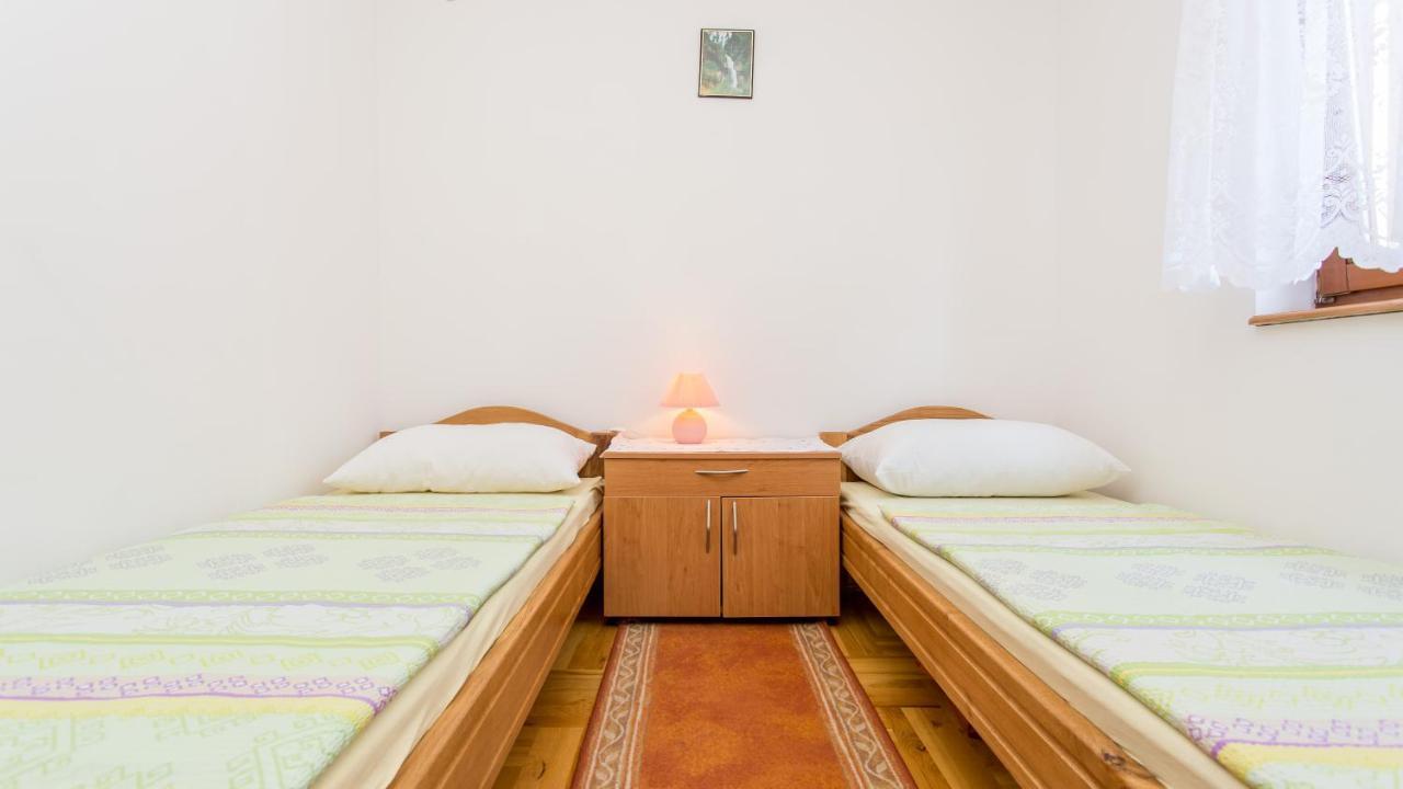 Apartment Branko Šilo Exteriör bild