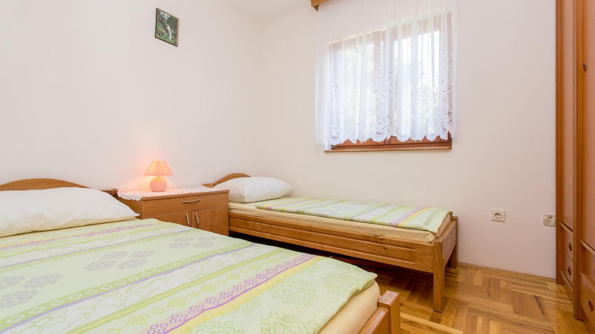 Apartment Branko Šilo Rum bild