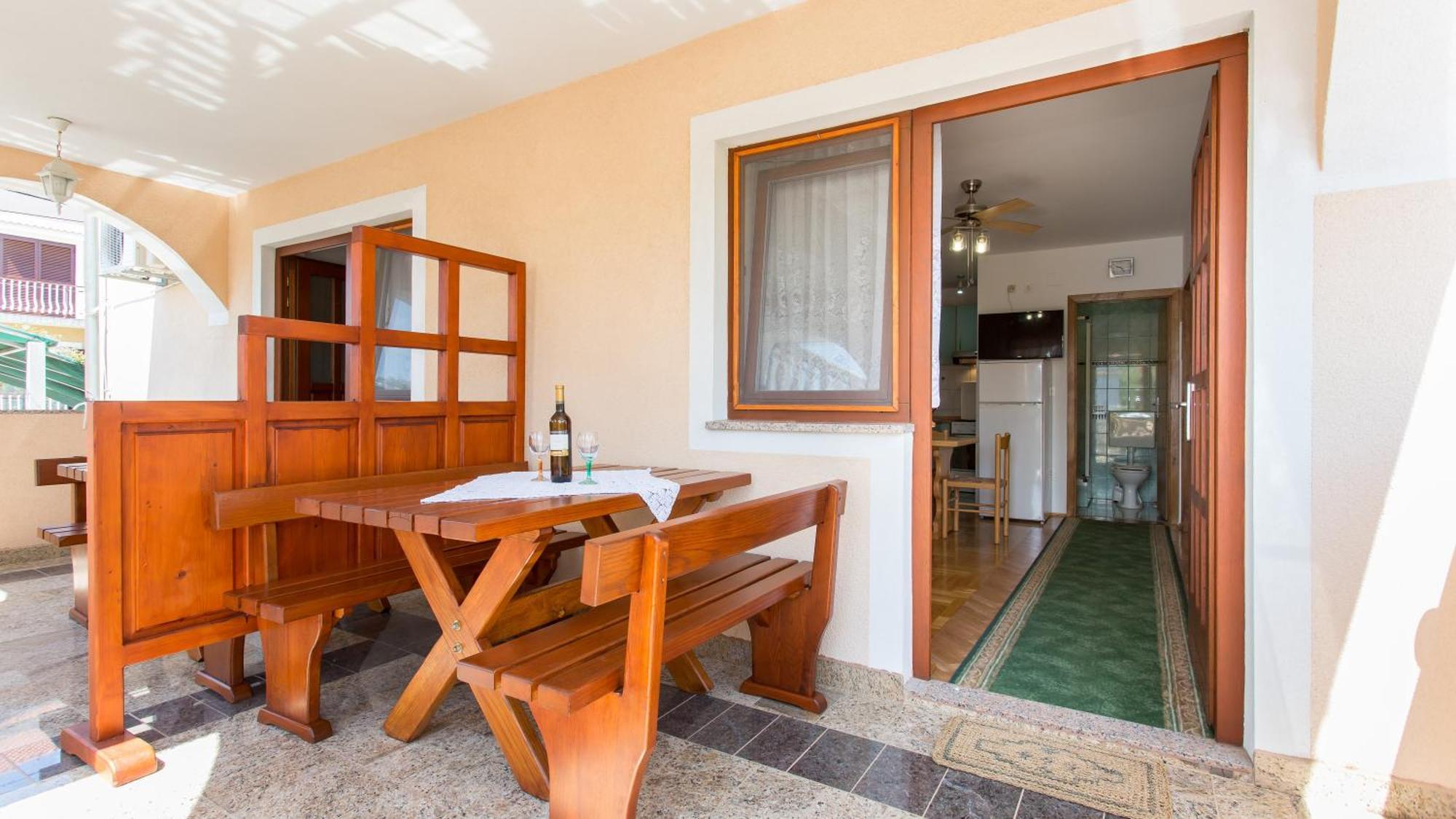 Apartment Branko Šilo Rum bild