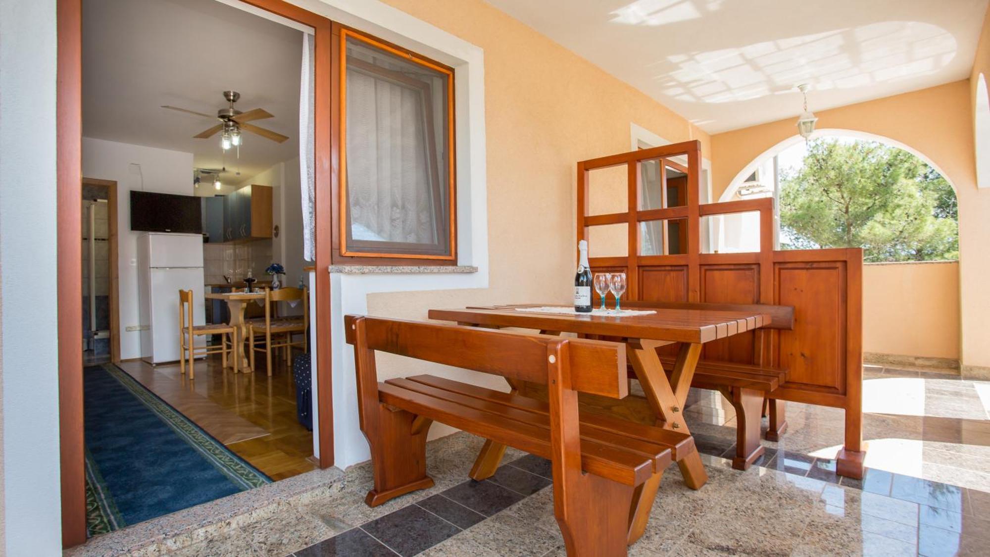 Apartment Branko Šilo Rum bild