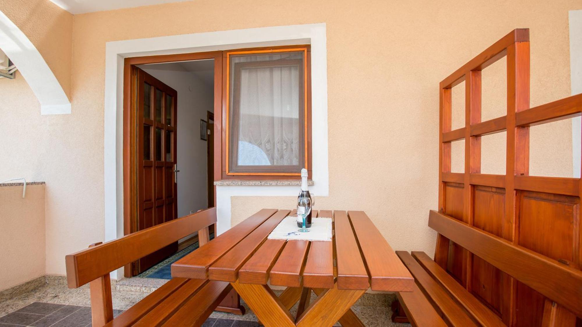 Apartment Branko Šilo Rum bild
